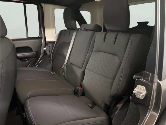 Used 2023 Jeep Wrangler Unlimited Rubicon 4xe AWD/4WD image 64