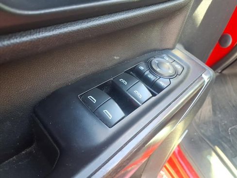 Used 2020 GMC Sierra 3500 SLT w/ SLT Convenience Package image 18