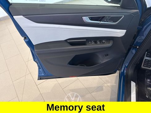 New 2026 Volkswagen Atlas Cross Sport SEL Premium R-Line image 10