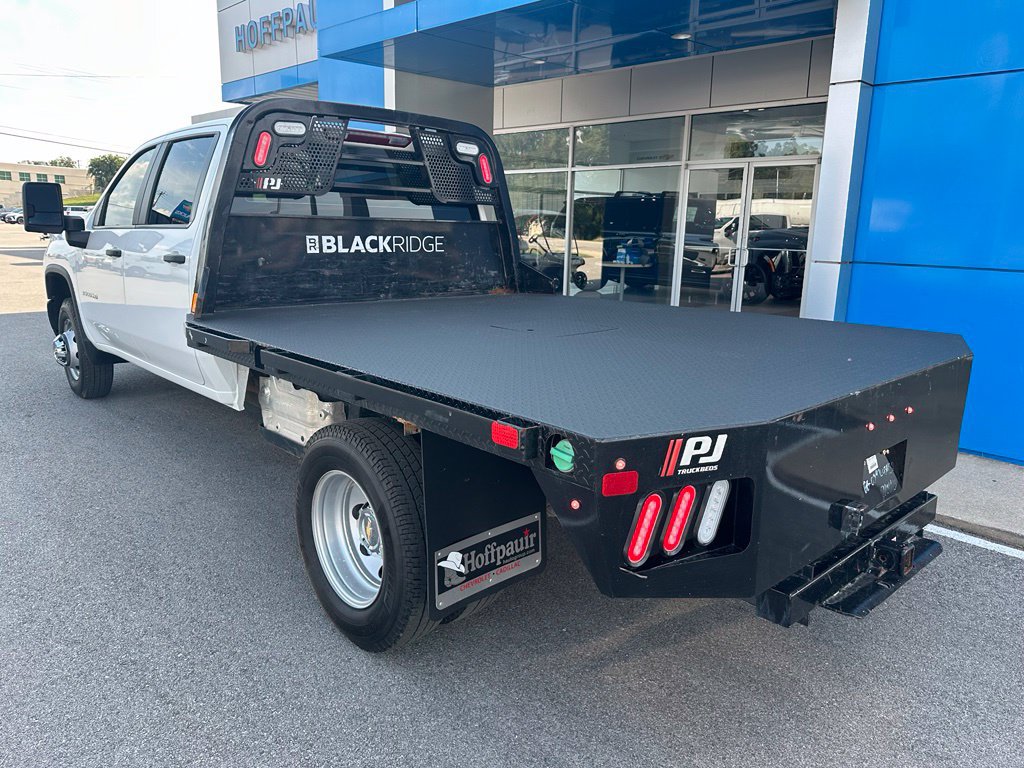 Used 2025 Chevrolet Silverado 3500 W/T AWD/4WD image 3