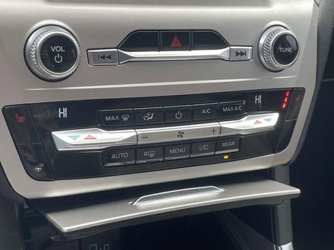 Used 2021 Ford Explorer XLT w/ Equipment Group 202A image 20