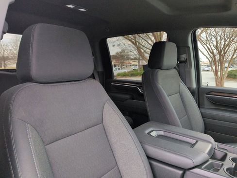 Used 2025 Chevrolet Silverado 2500 LT w/ Convenience Package image 20