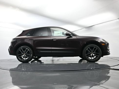 Certified 2025 Porsche Macan AWD/4WD image 54
