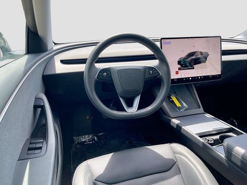 Used 2024 Tesla Model 3 Standard Range RWD image 21