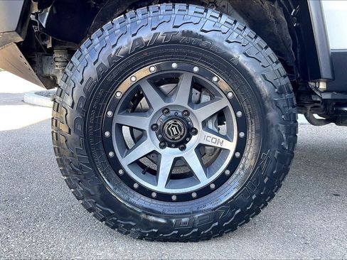 Used 2010 Toyota FJ Cruiser 4WD image 22