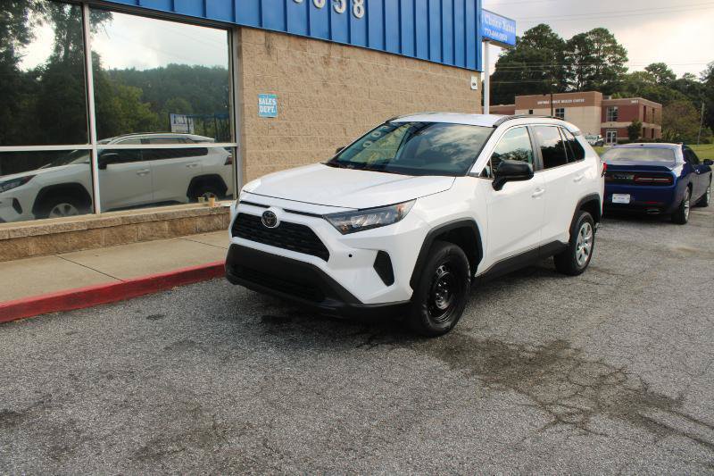 Used 2019 Toyota RAV4 LE AWD/4WD image 3