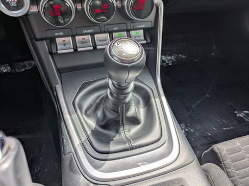Used 2023 Toyota GR86 w/ ALL Weather Mat Package (TMS) RWD image 25