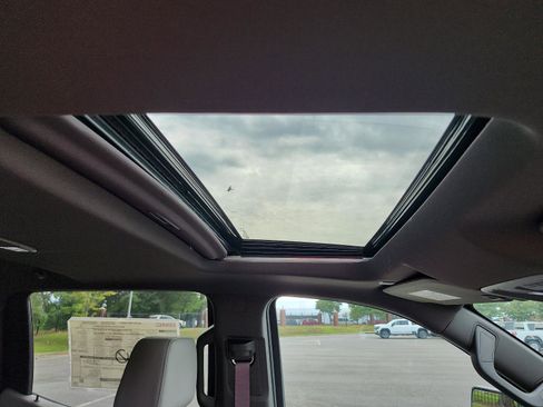 New 2026 GMC Sierra 1500 SLT w/ SLT Premium Plus Package image 9