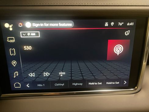 Used 2024 GMC Yukon Denali w/ Denali Reserve Package image 16