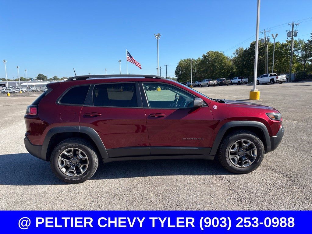 Used 2019 Jeep Cherokee Trailhawk w/ Cold Weather Group AWD/4WD image 8
