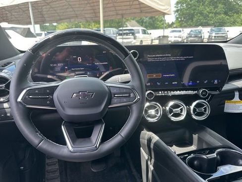 New 2025 Chevrolet Blazer EV LT w/ Super Cruise Package FWD image 12