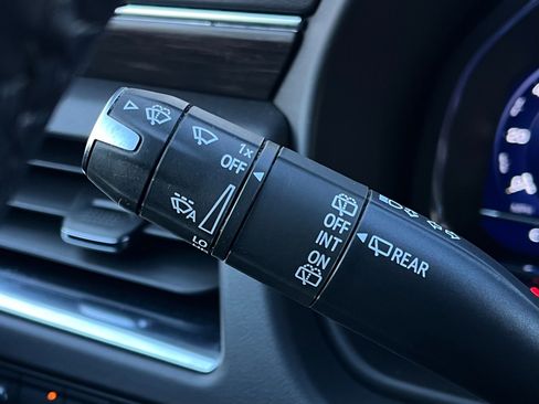 Used 2024 Chevrolet Suburban LT image 59