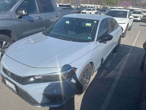 Used 2024 Honda Civic Sport image 2
