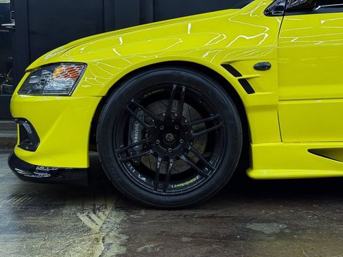 Used 2003 Mitsubishi Lancer Evolution image 2