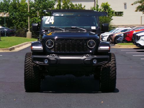 Used 2024 Jeep Wrangler Unlimited Sahara w/ Technology Group AWD/4WD image 25