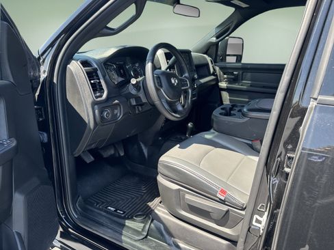 Used 2024 RAM 2500 Tradesman w/ Chrome Appearance Group AWD/4WD image 9