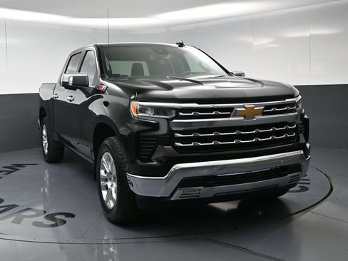 Used 2024 Chevrolet Silverado 1500 LTZ w/ Z71 Off-Road Package AWD/4WD image 3