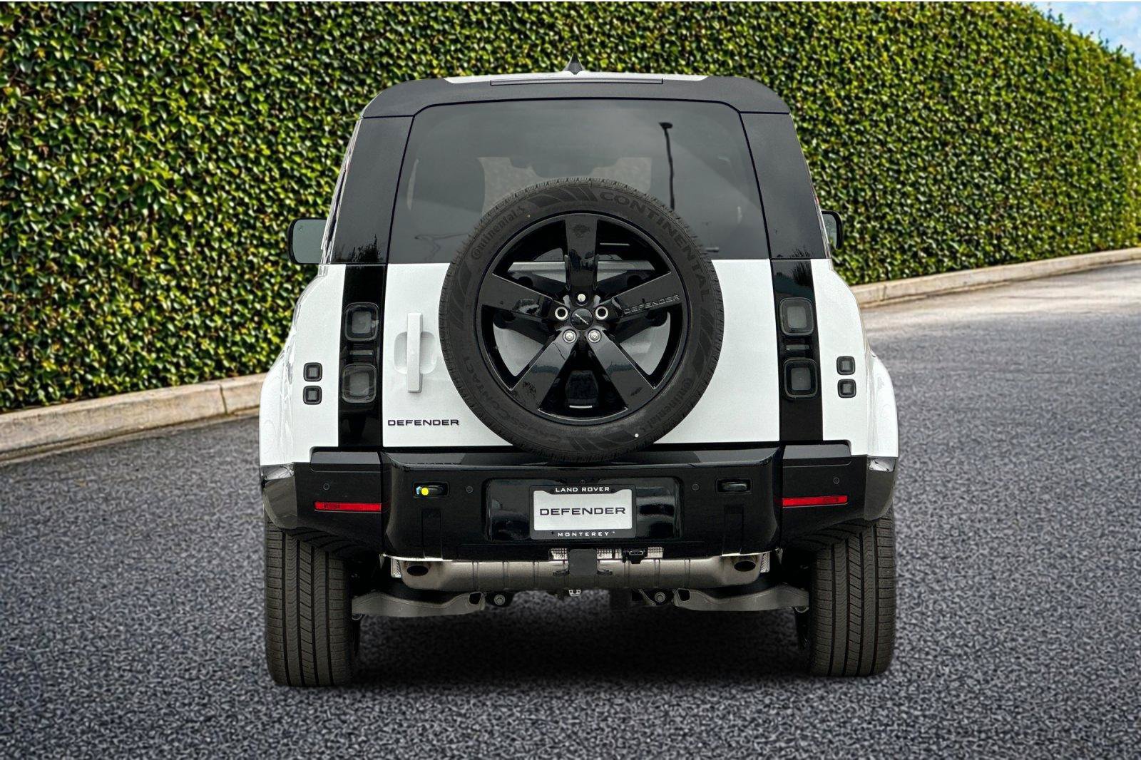 New 2026 Land Rover Defender 110 X-Dynamic SE AWD/4WD image 5