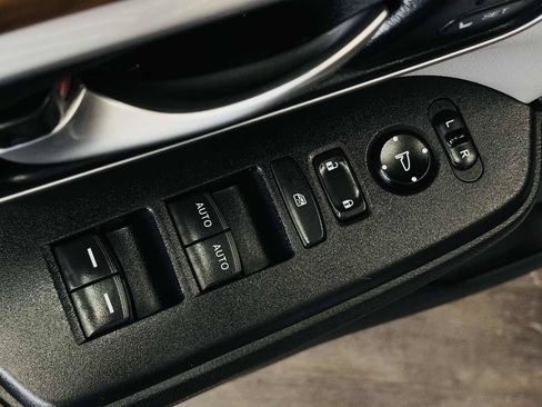 Used 2020 Honda CR-V Touring image 33