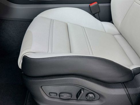 New 2026 Porsche Cayenne E-Hybrid image 12