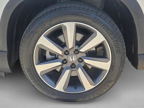 Used 2025 Honda Pilot Touring image 23