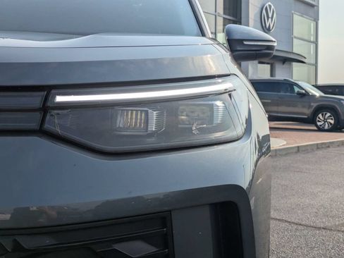 Used 2025 Volkswagen Tiguan S FWD image 11