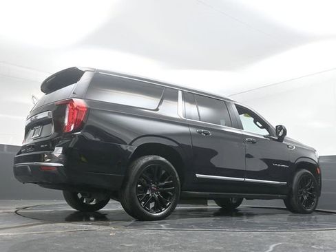 Used 2023 GMC Yukon XL SLT image 35