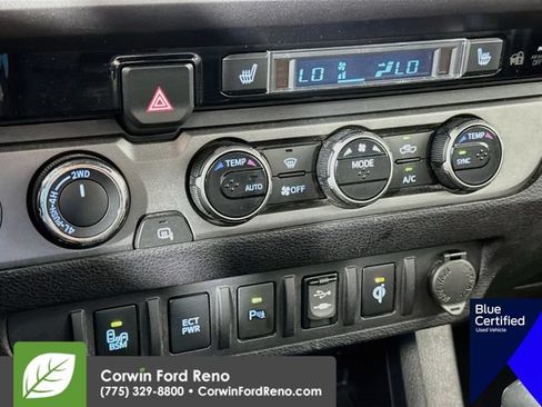 Used 2017 Toyota Tacoma TRD Sport AWD/4WD image 20