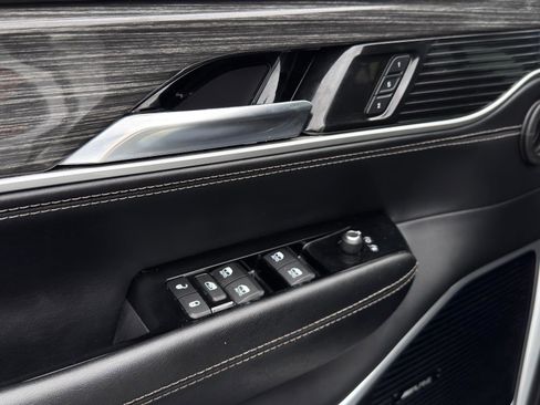 Used 2022 Jeep Wagoneer Series II image 14