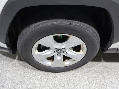 Used 2019 Toyota RAV4 LE w/ Carpet Mat Package AWD/4WD image 9
