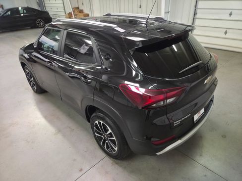 Used 2025 Chevrolet TrailBlazer LT AWD/4WD image 5