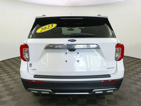 Used 2023 Ford Explorer XLT w/ Equipment Group 202A AWD/4WD image 8