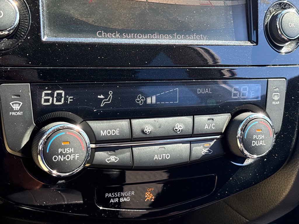 Used 2020 Nissan Rogue SV AWD/4WD image 17