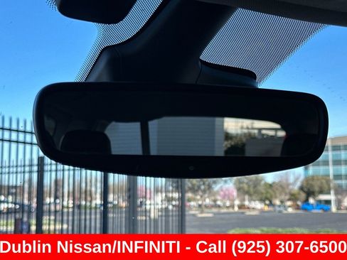 Used 2022 Chrysler Pacifica Touring-L FWD image 25