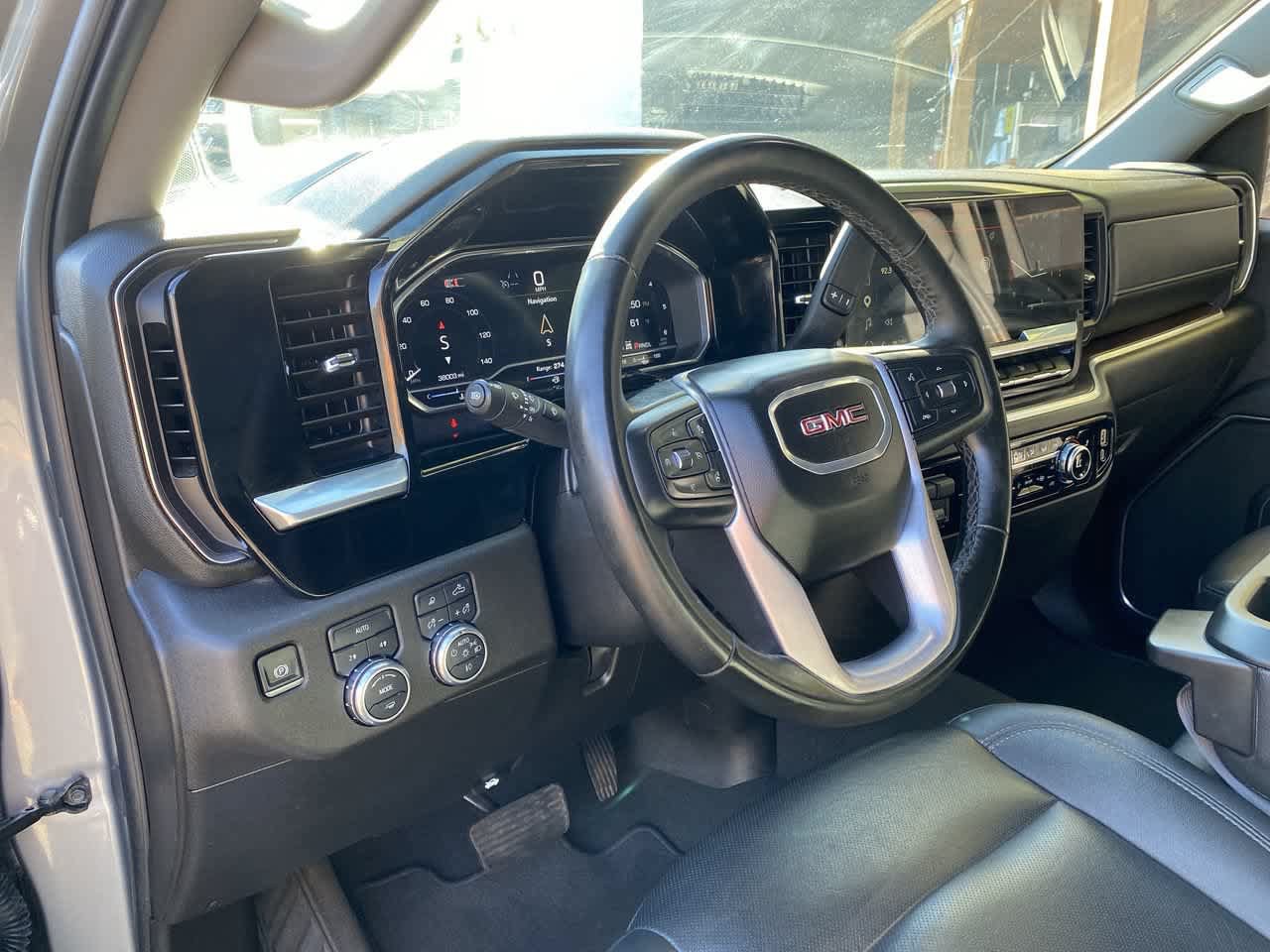 Used 2025 GMC Sierra 1500 SLT AWD/4WD image 2