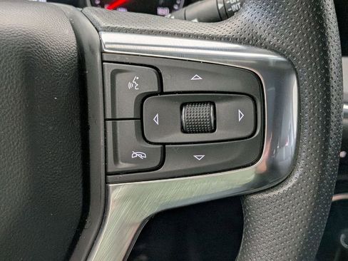 Used 2025 Chevrolet Blazer LT AWD/4WD image 19