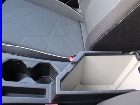 Used 2025 Volkswagen Jetta Sport image 35