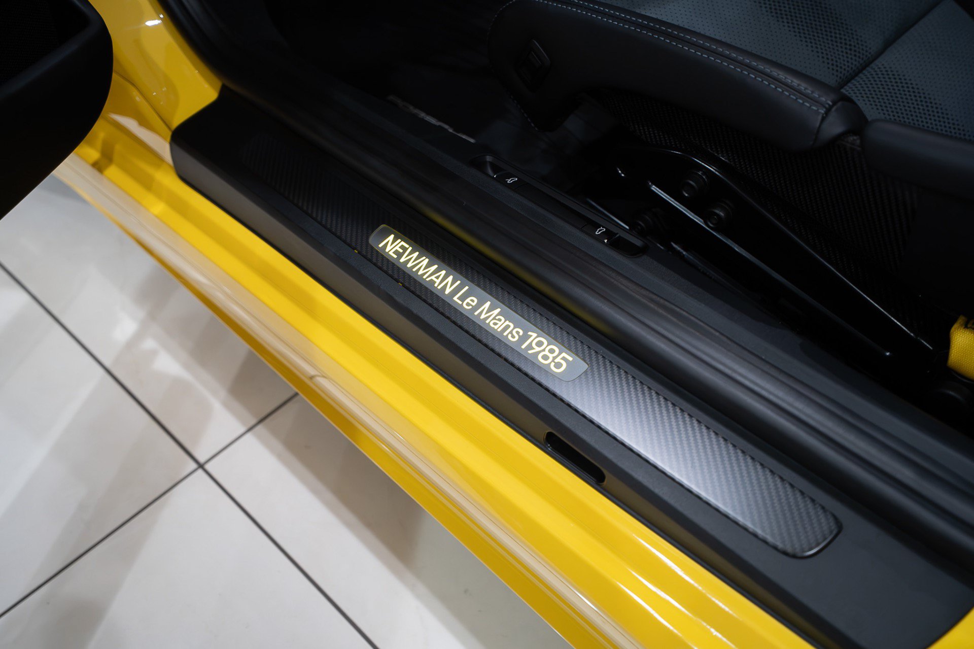 Used 2024 Porsche 718 Cayman GT4 RS RWD image 6