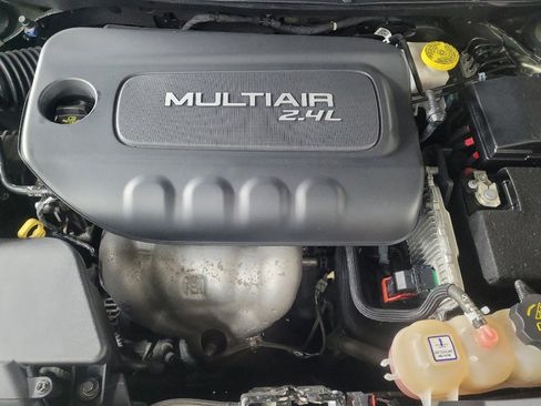 Used 2019 Jeep Cherokee Latitude Plus image 30