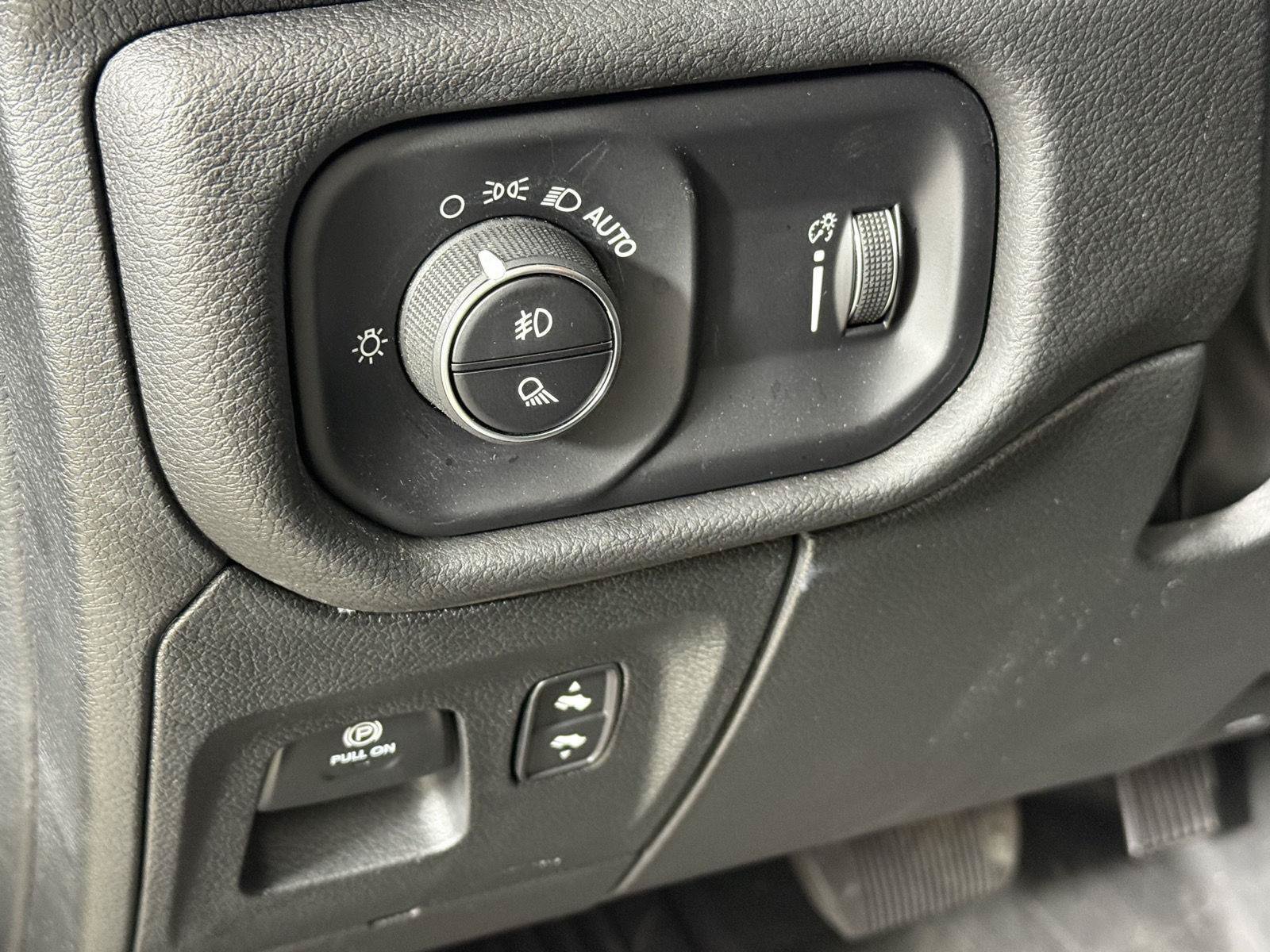 Used 2023 RAM 1500 Big Horn AWD/4WD image 25