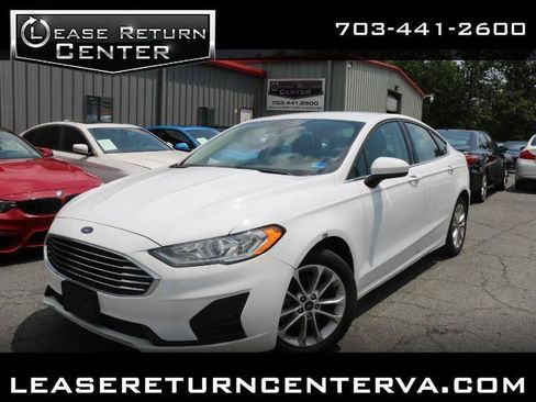 Used 2020 Ford Fusion SE FWD image 1