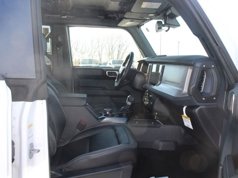 New 2025 Ford Bronco Outer Banks image 18