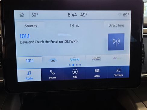 Used 2023 Ford Explorer XLT w/ Equipment Group 202A AWD/4WD image 29