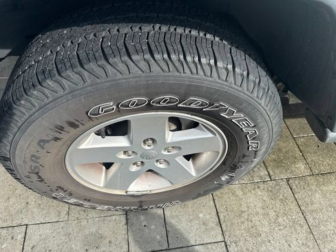 Used 2018 Jeep Wrangler Sport AWD/4WD image 7