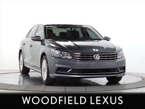 Used 2017 Volkswagen Passat 1.8T SE image 1