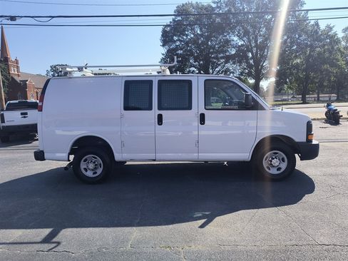 Used 2015 Chevrolet Express 2500 RWD image 6