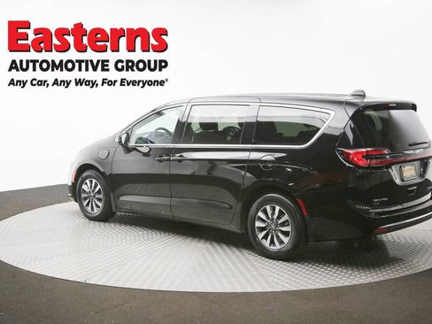 Used 2024 Chrysler Pacifica Select FWD image 64