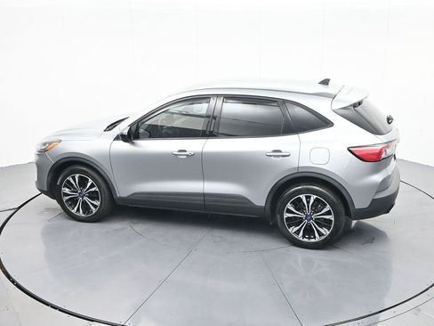 Used 2022 Ford Escape SE w/ SE Sport Appearance Package image 33