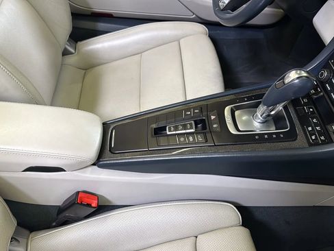 Used 2017 Porsche 911 Cabriolet image 24