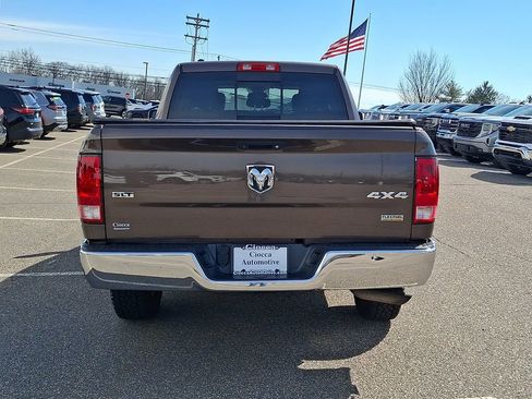 Used 2018 RAM 1500 Classic SLT image 8